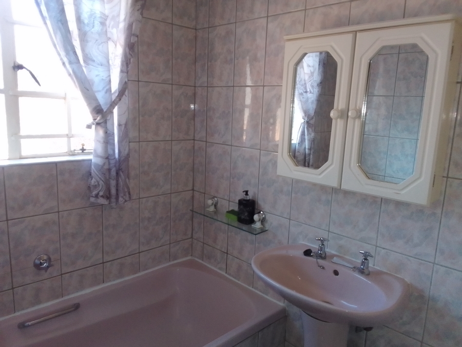 3 Bedroom Property for Sale in Geelhoutpark North West